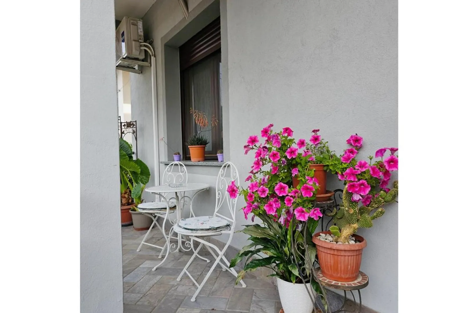 The Dreamers Cardano Al Campo Bed & Breakfast