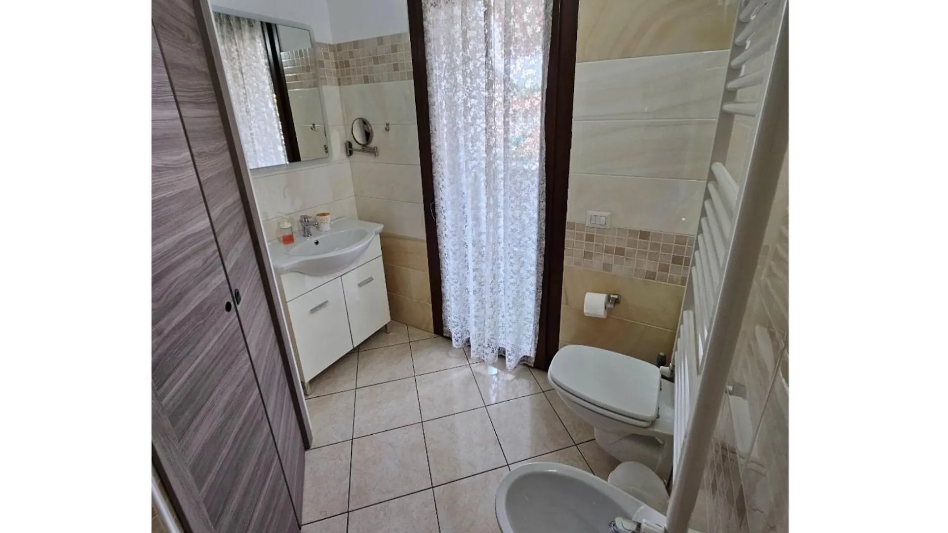 The Dreamers Cardano Al Campo Bed & Breakfast