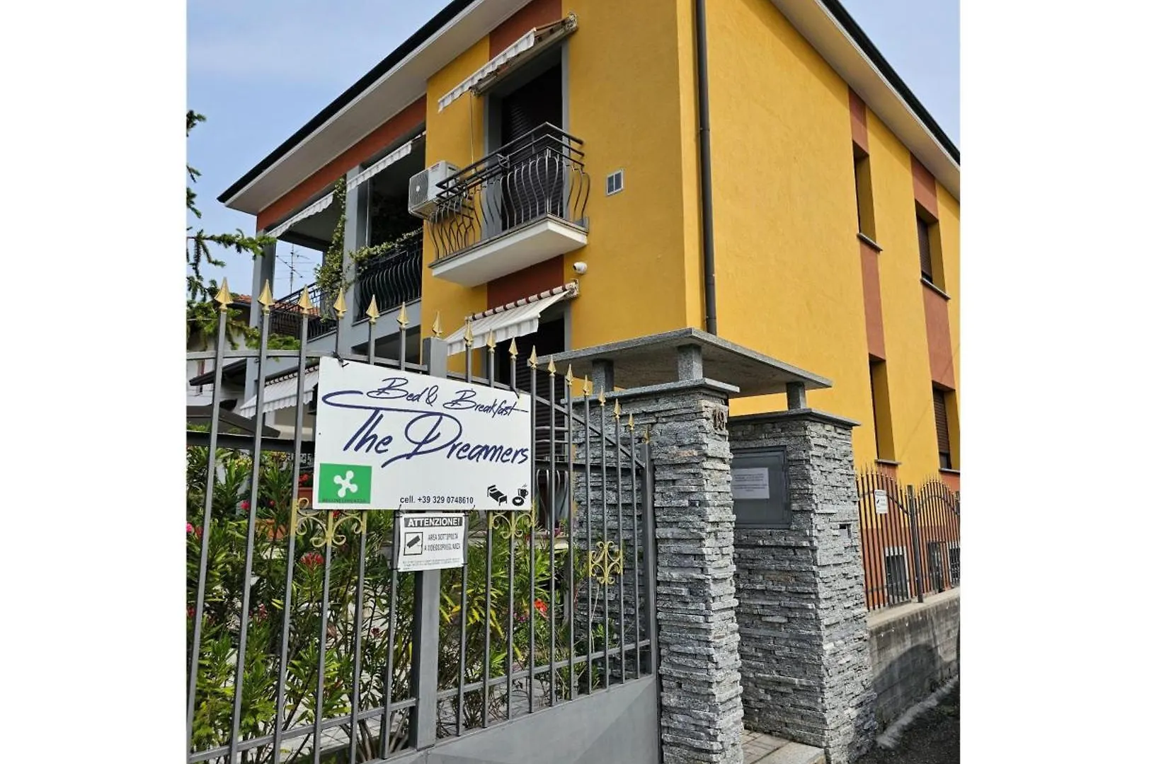 The Dreamers Cardano Al Campo Bed & Breakfast