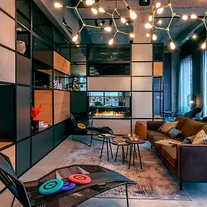 3* Hotel Moxy Milan Linate Airport